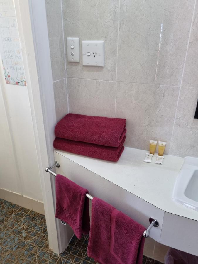 Taree Lodge Motel Bagian luar foto